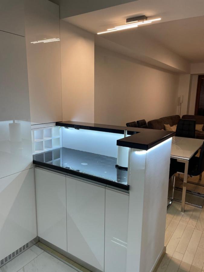Luka Apartments Flatiron Szkopje Kültér fotó