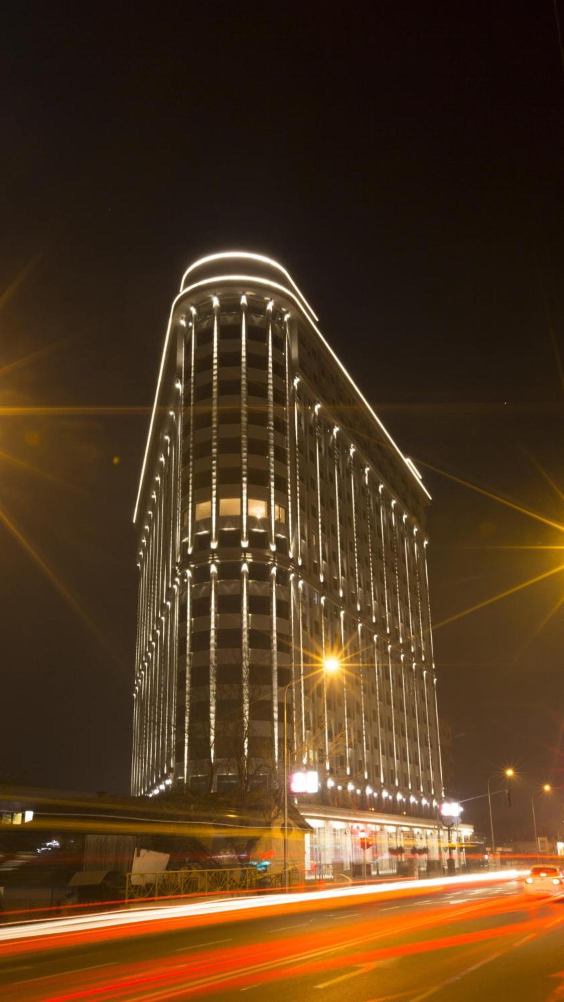 Luka Apartments Flatiron Szkopje Kültér fotó