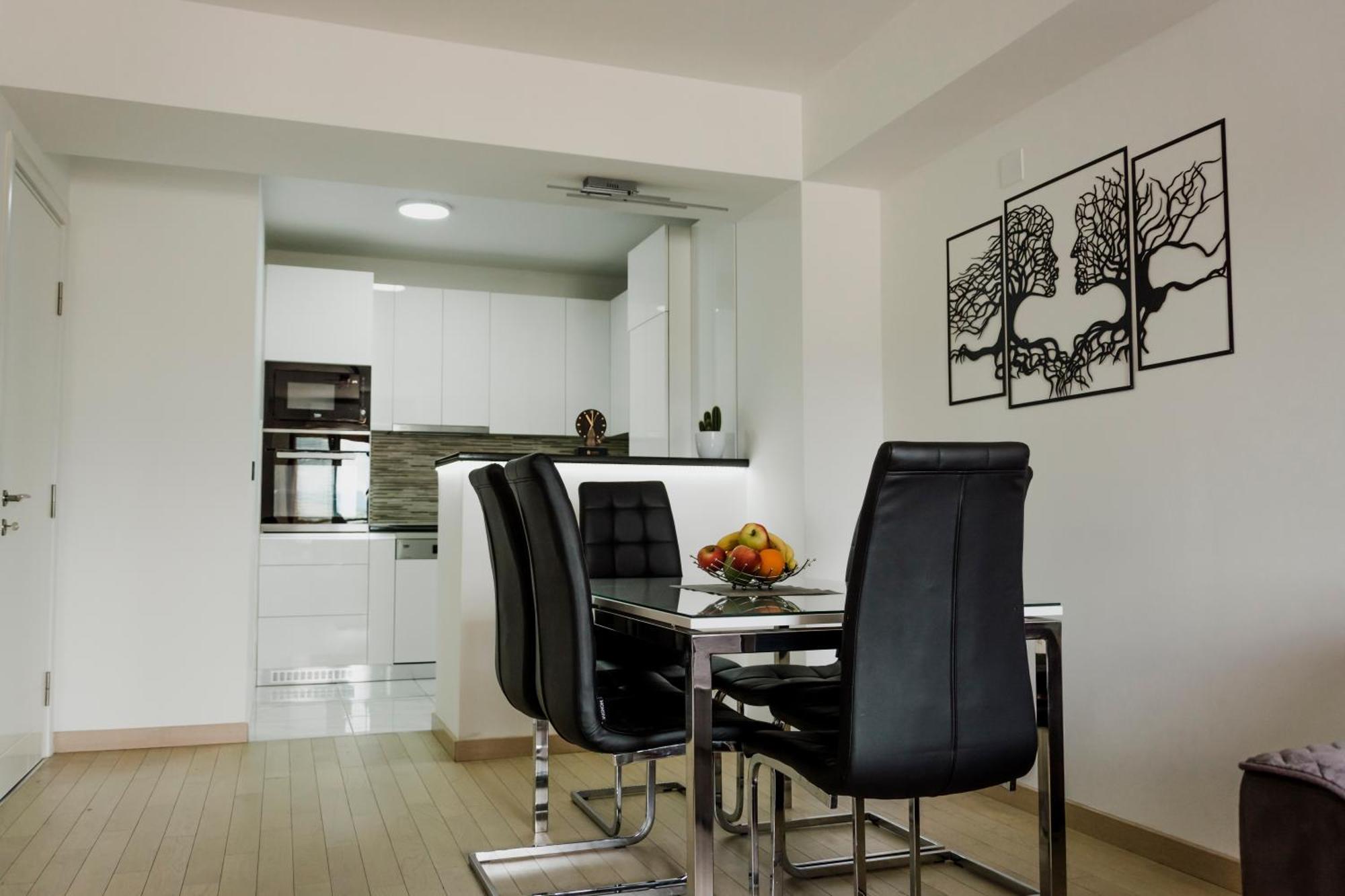 Luka Apartments Flatiron Szkopje Kültér fotó