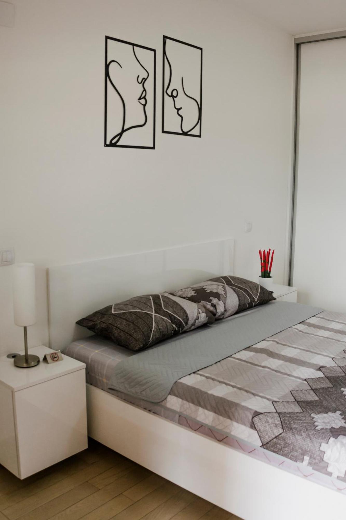 Luka Apartments Flatiron Szkopje Kültér fotó